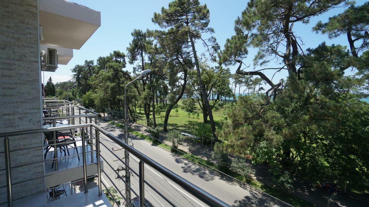 Hotel Horizon Кобулети Екстериор снимка